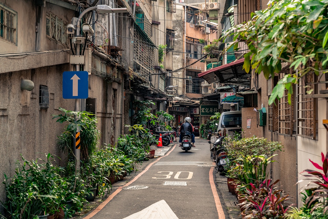 万科上市之路揭秘，探寻资本市场的成功之道与上市地点揭秘